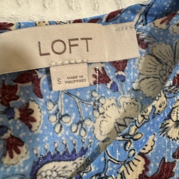 LOFT Shimmer Floral Pintucked Puff Sleeve Top - Size Small - Picture 6 of 7